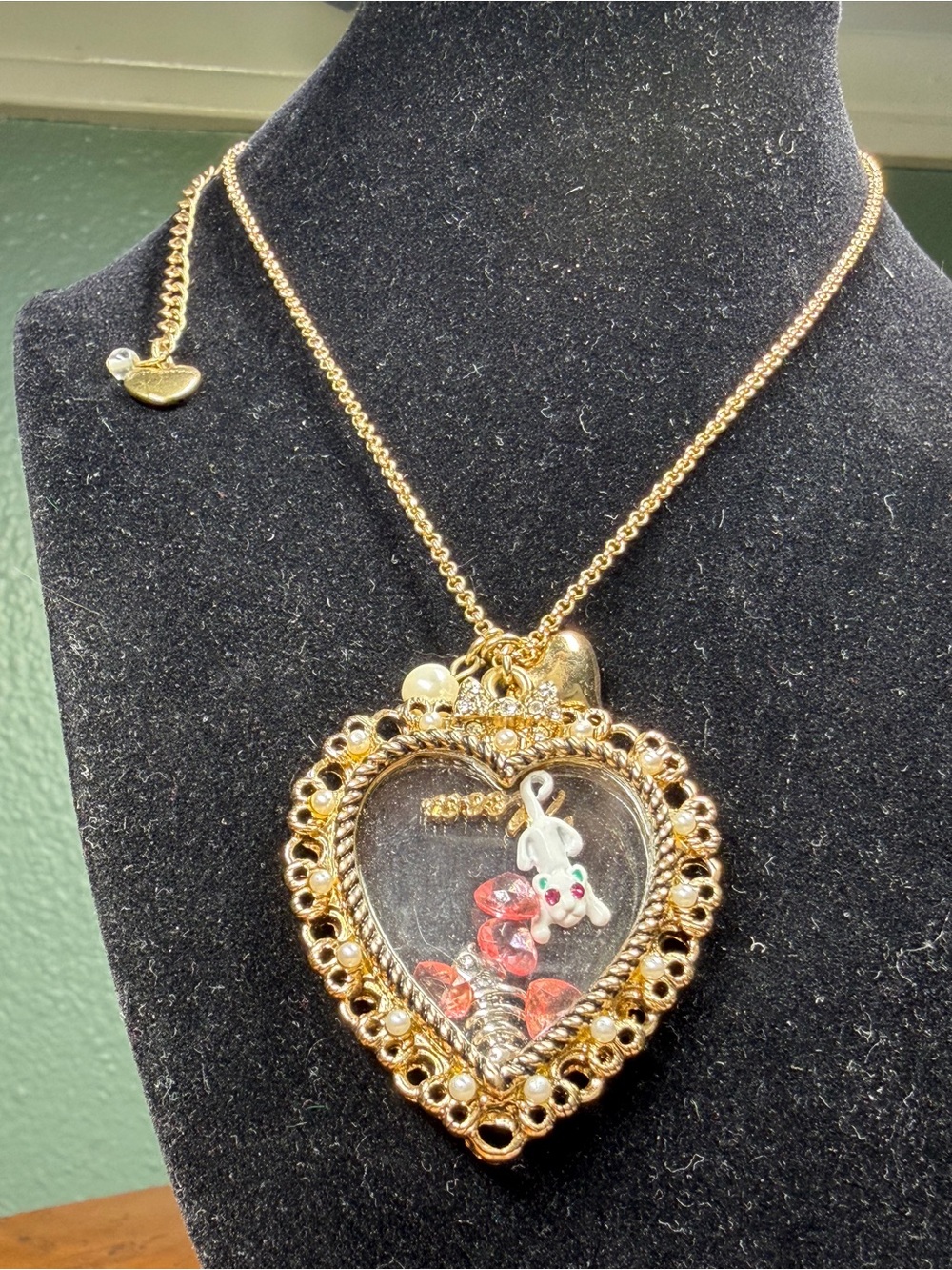 Betsey Johnson pink cat charm heart necklace